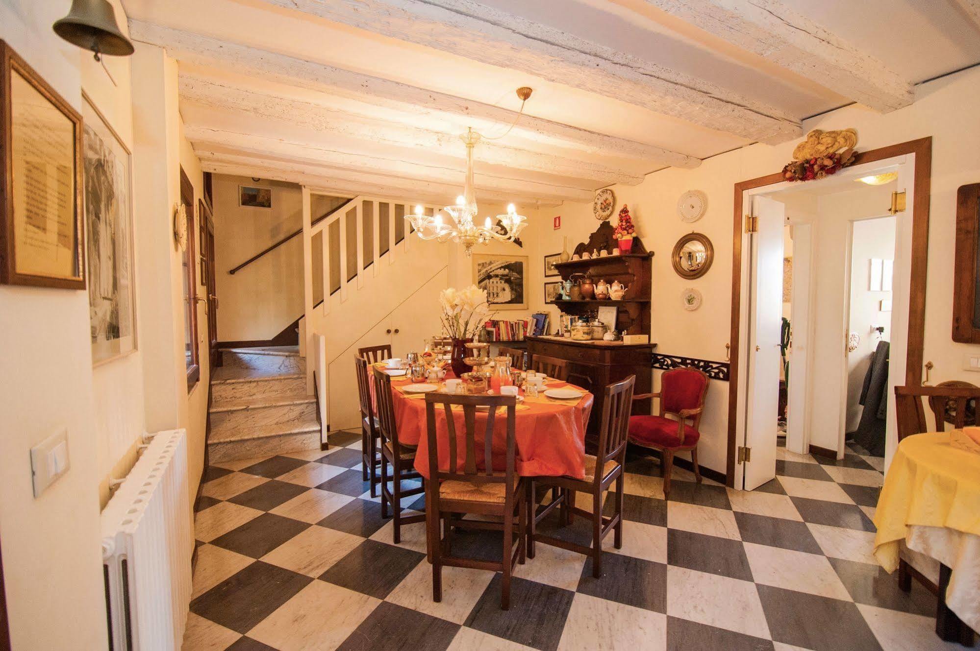 3749 Pontechiodo Bed & Breakfast Venesia Bagian luar foto