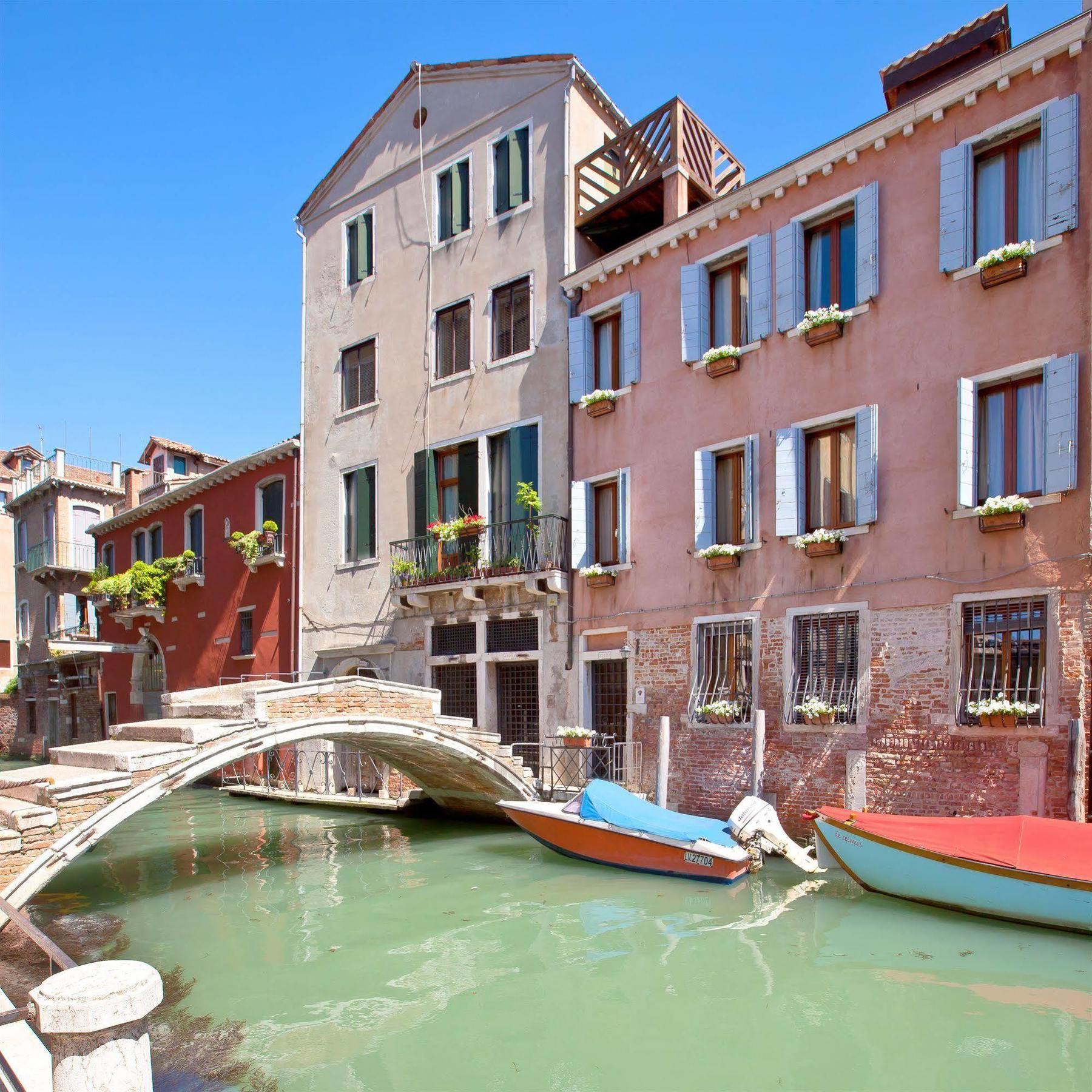 3749 Pontechiodo Bed & Breakfast Venesia Bagian luar foto