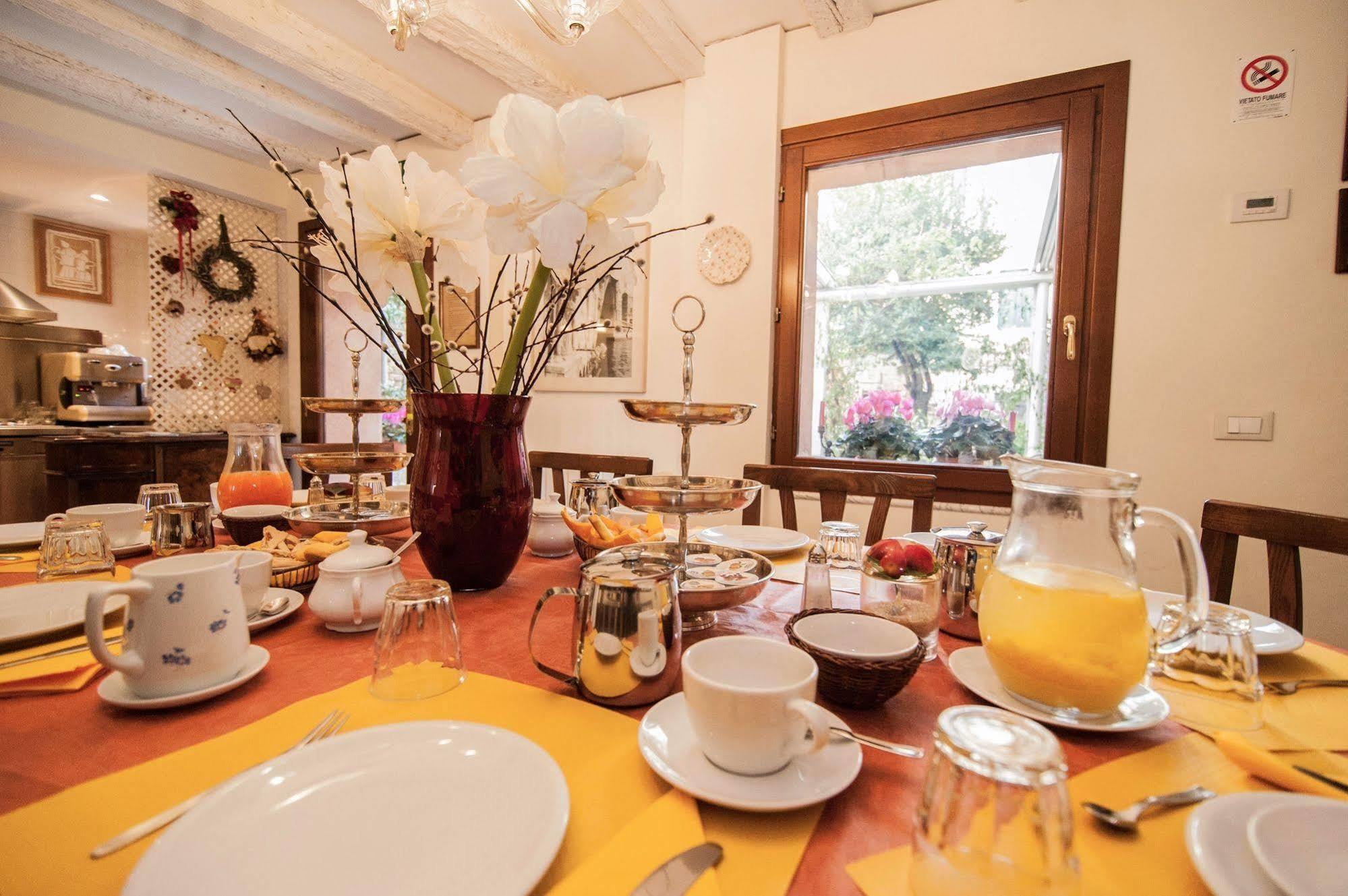 3749 Pontechiodo Bed & Breakfast Venesia Bagian luar foto