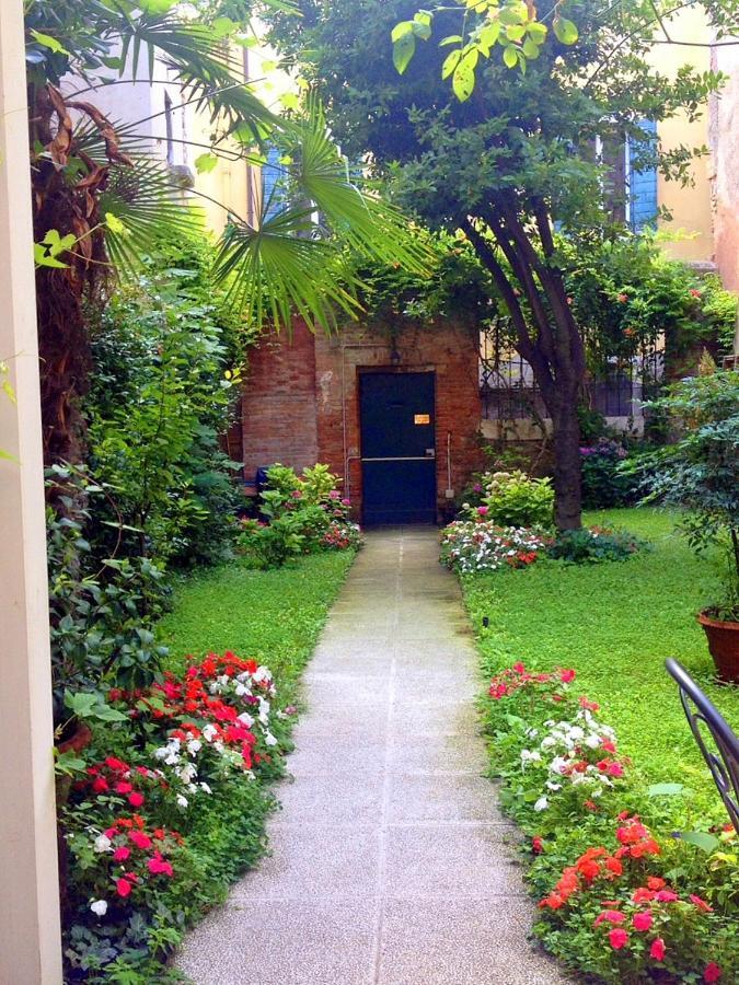 3749 Pontechiodo Bed & Breakfast Venesia Bagian luar foto